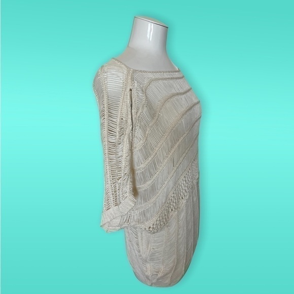 Bebe trendy Top Size Small - Picture 3 of 3